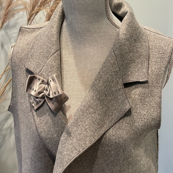 Beautiful  long vest jacket by Silvian Heach. Size XS. - Picture 3 of 10